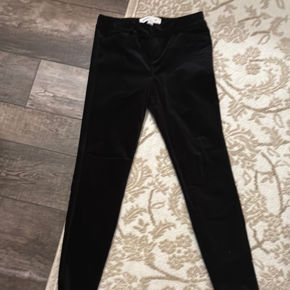 Chic Black Velvet Leggings